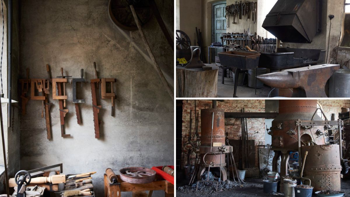 Historisk smedja i Blekinge med gamla verktyg, städ och ugnar – en påminnelse om regionens industriella hantverkstradition.