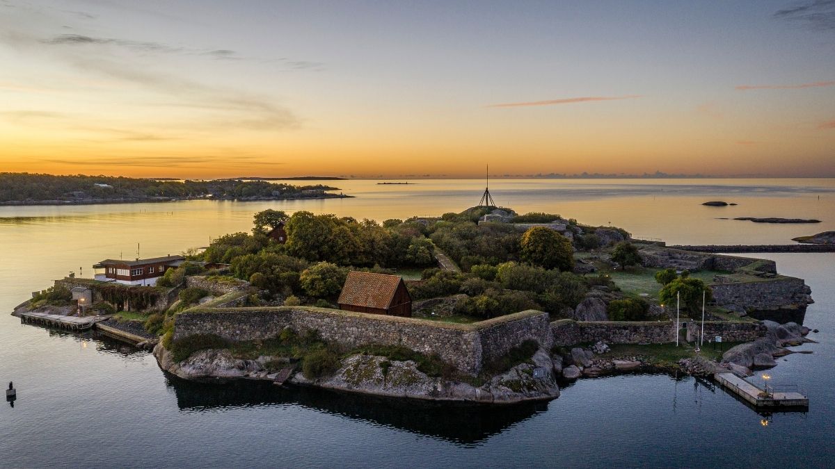 Karlshamns kastell i skymning