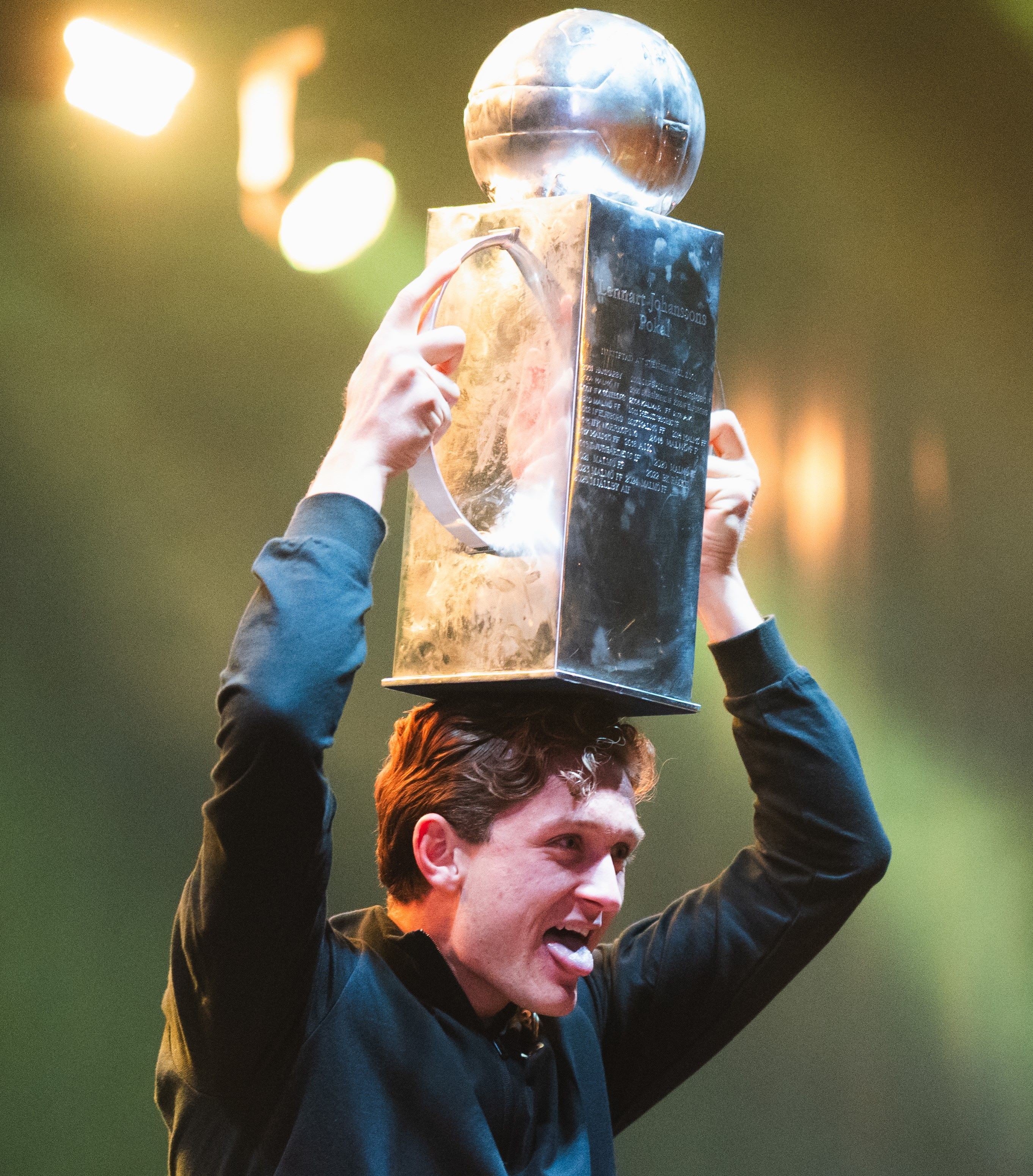 Mjällbyspelare firar guldvinsten 2025