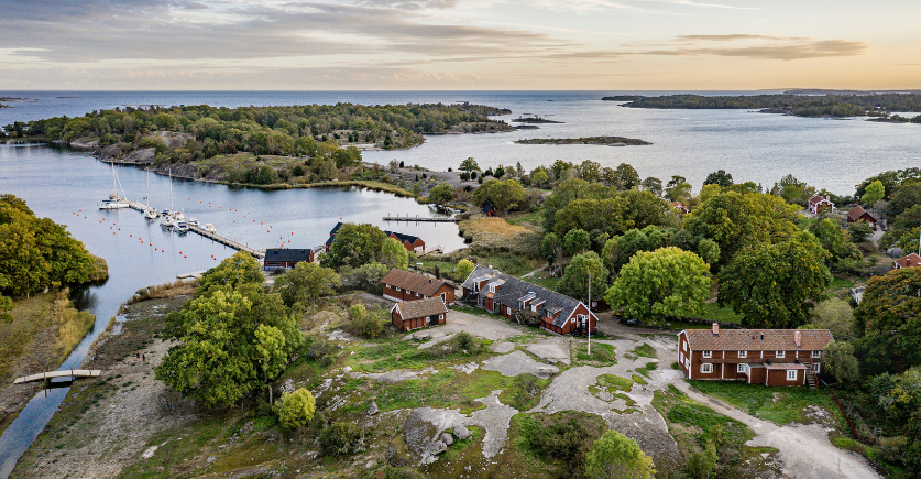 Stay at Tjärö, a real archipelago idyll in Blekinge.
