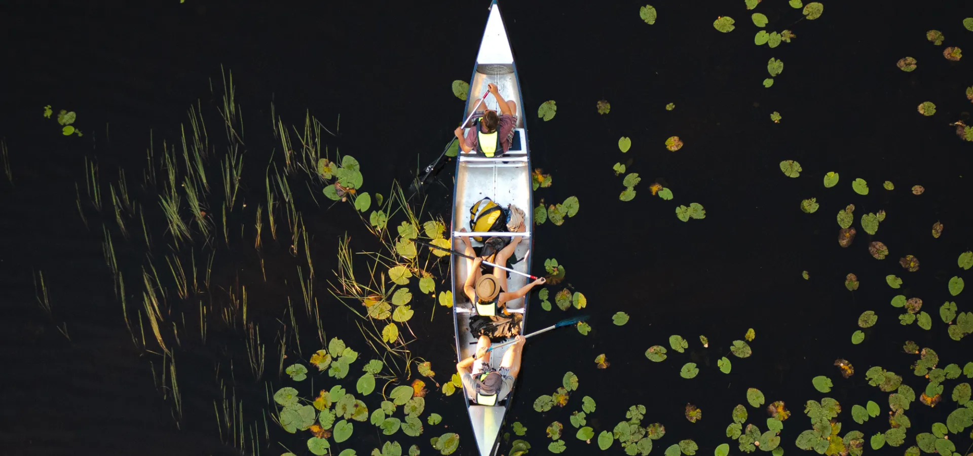 Kajakpaddling i Halen, fotad med en drönare.