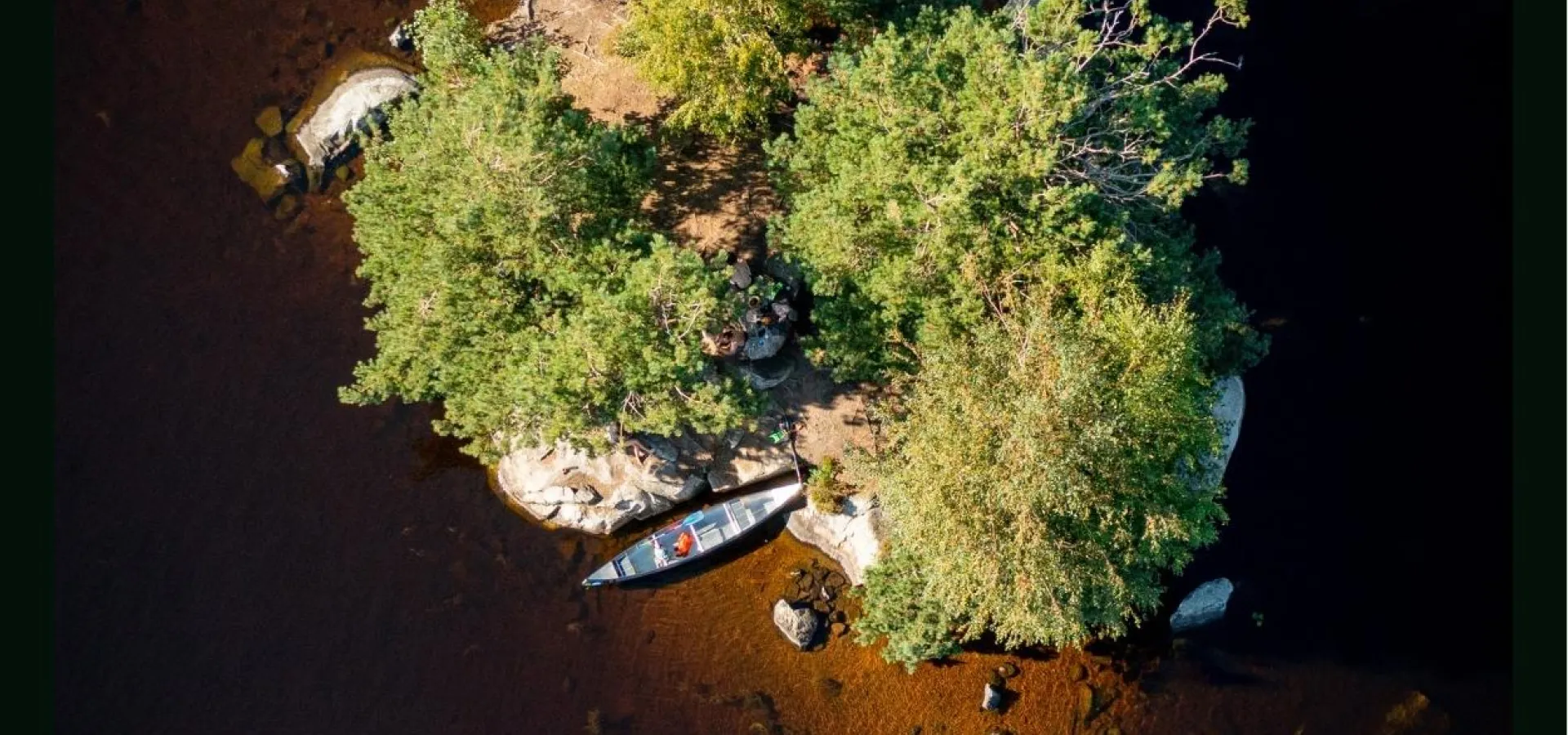Utforska sjön Halen med kanot och stanna vid en egen ö – en unik paddlingsupplevelse i Olofström, Blekinge.