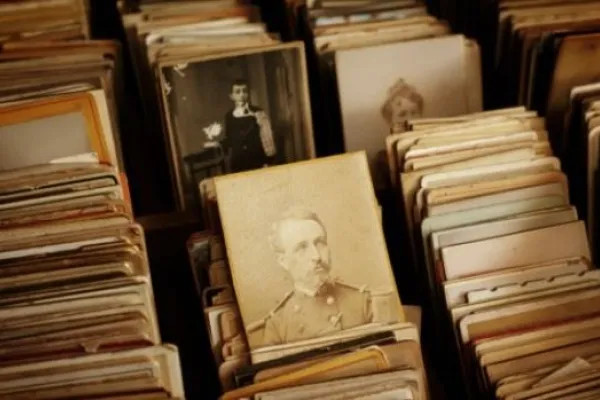 Släktforskarvärd på Lyckeby bibliotek