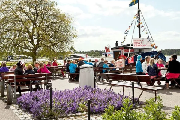 Glass- och sillabåten