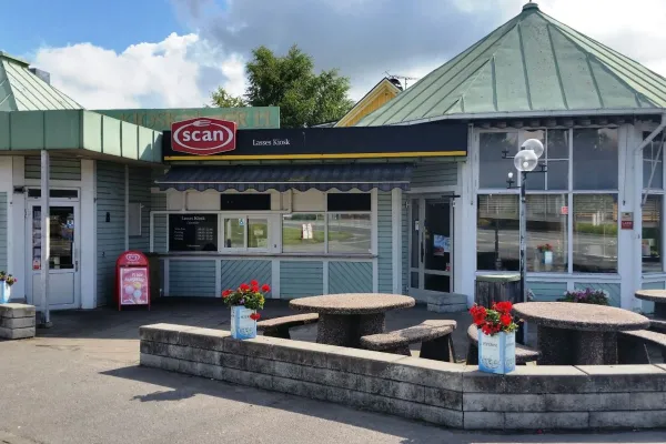 Lasses Kiosk & Suki Kitchen
