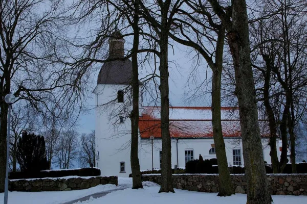 Mjällby kyrka 