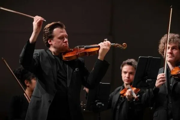  Tjajkovskis violinkonsert med Andrey Baranov och Camerata Nordica