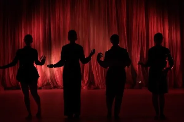 The Wrinkled Qualities of Time