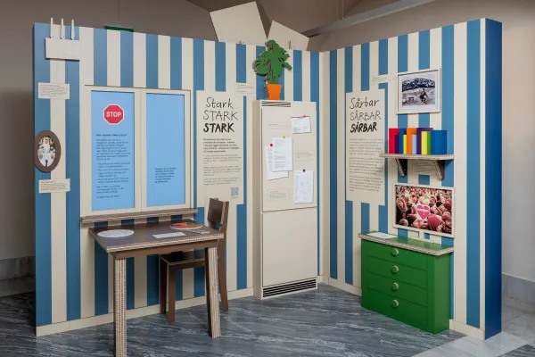 Vandringsutställning - ”Demokratin behöver dig!” på Olofströms bibliotek