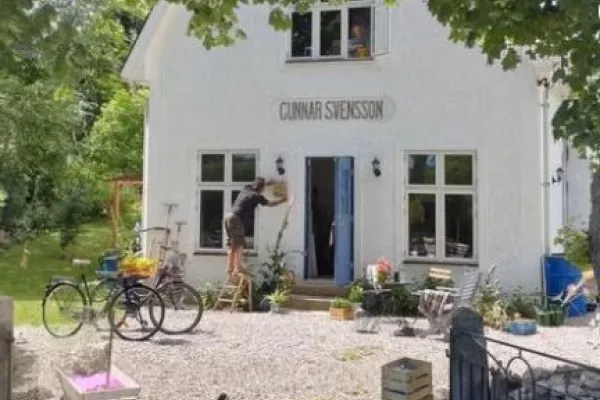 Gunnar Svenssons B & B och café - ÄlskaVår