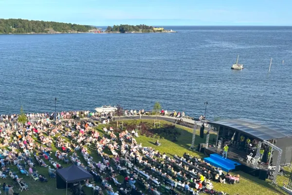 Allsång på Östra Piren