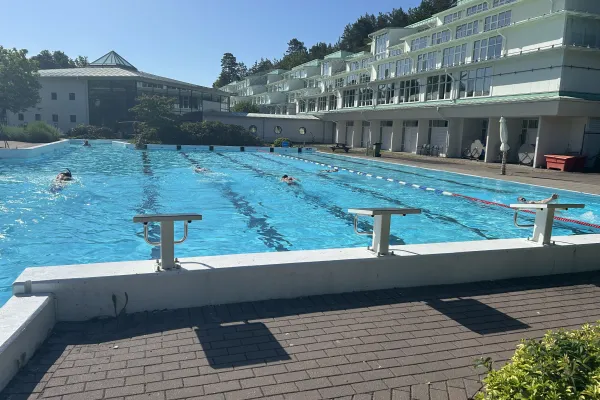 Morgonsimma på Brunnsbadet