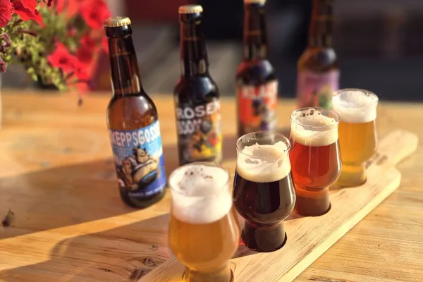 Gårds-försäljningsevent med guidad rundtur i bryggeri och destilleri på Bryggerifabriken