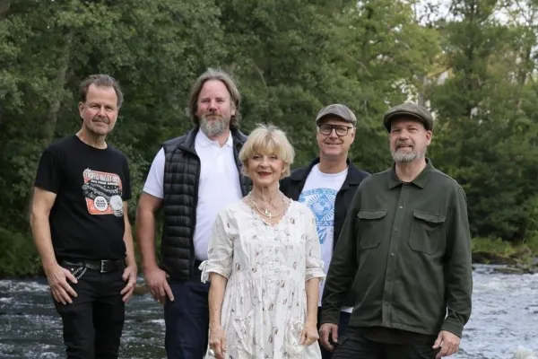 Konsert med Viskningar och Vägskäl