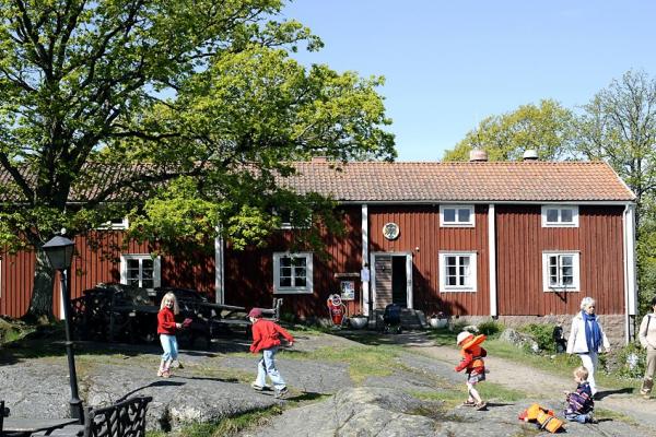 Tjärö Cottages & Youth Hostel