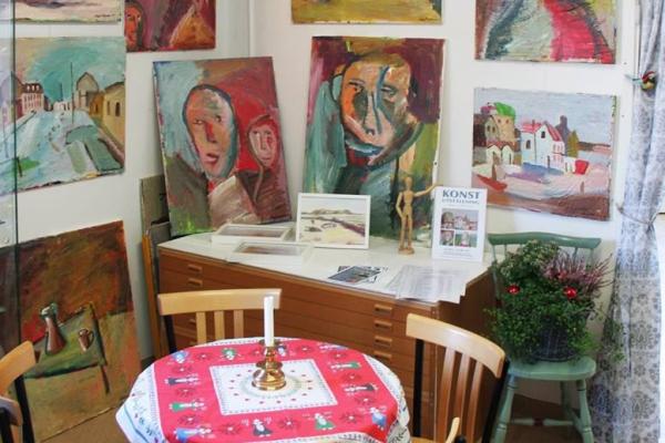 Konstnären & Pinaulen - Lilla Galleriet och Café Pinaulen