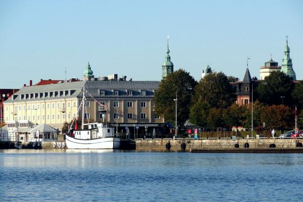 The hotel building and archipelago boat