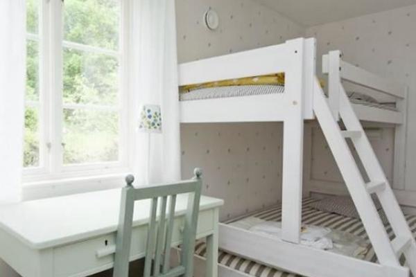 Bed room with bunk bed