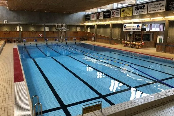 Morgonsimning i Ronneby Simhall  