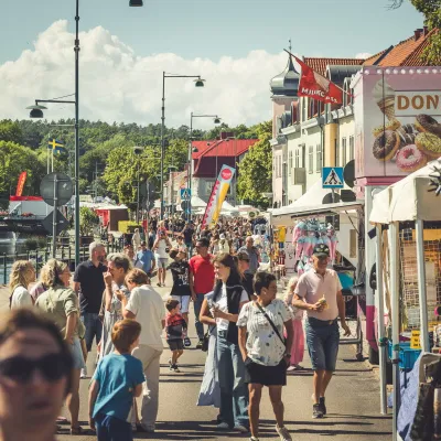 Folkvimmel på Tosia Bonnada'n i Ronneby