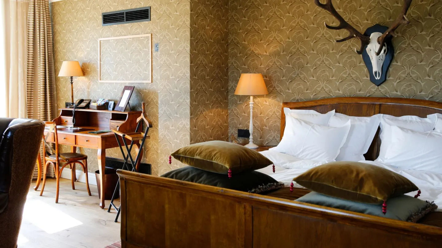 Lyxiga och ombonade rum på Eriksberg Hotell & Safaripark i Blekinge, Sverige.Lyxiga och ombonade rum på Eriksberg Hotell & Safaripark i Blekinge, Sverige.
